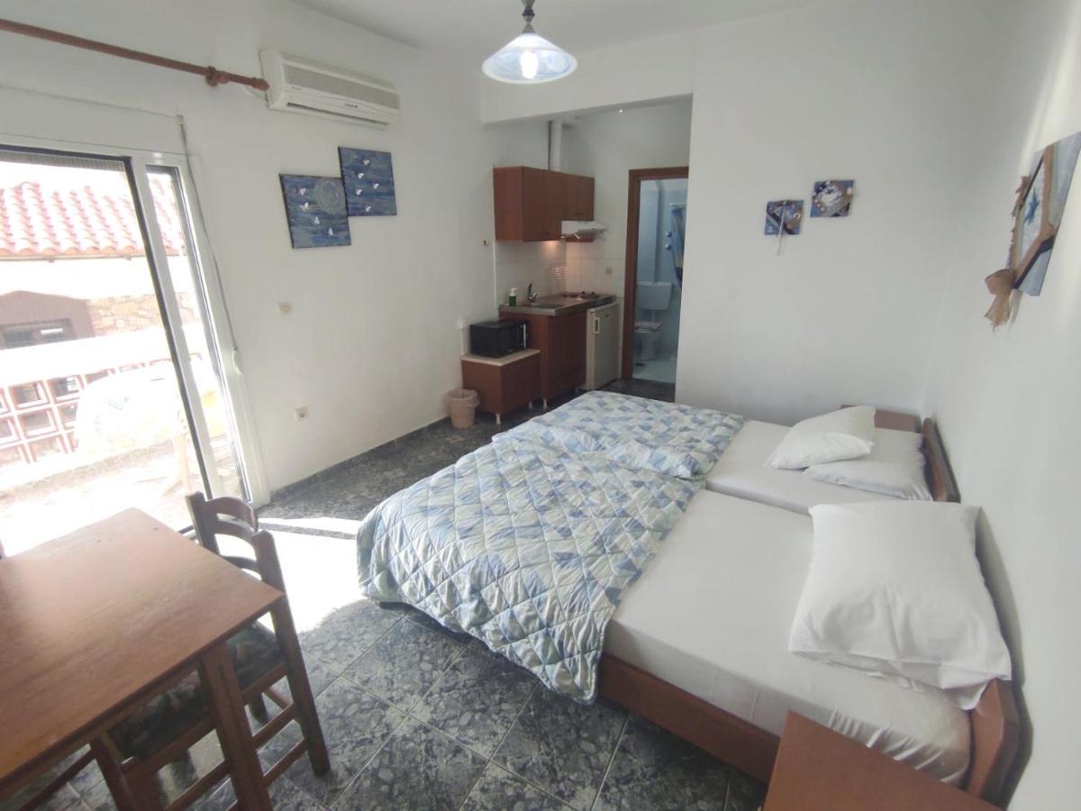 Peristerianos Apartments Nea Skioni Buitenkant foto