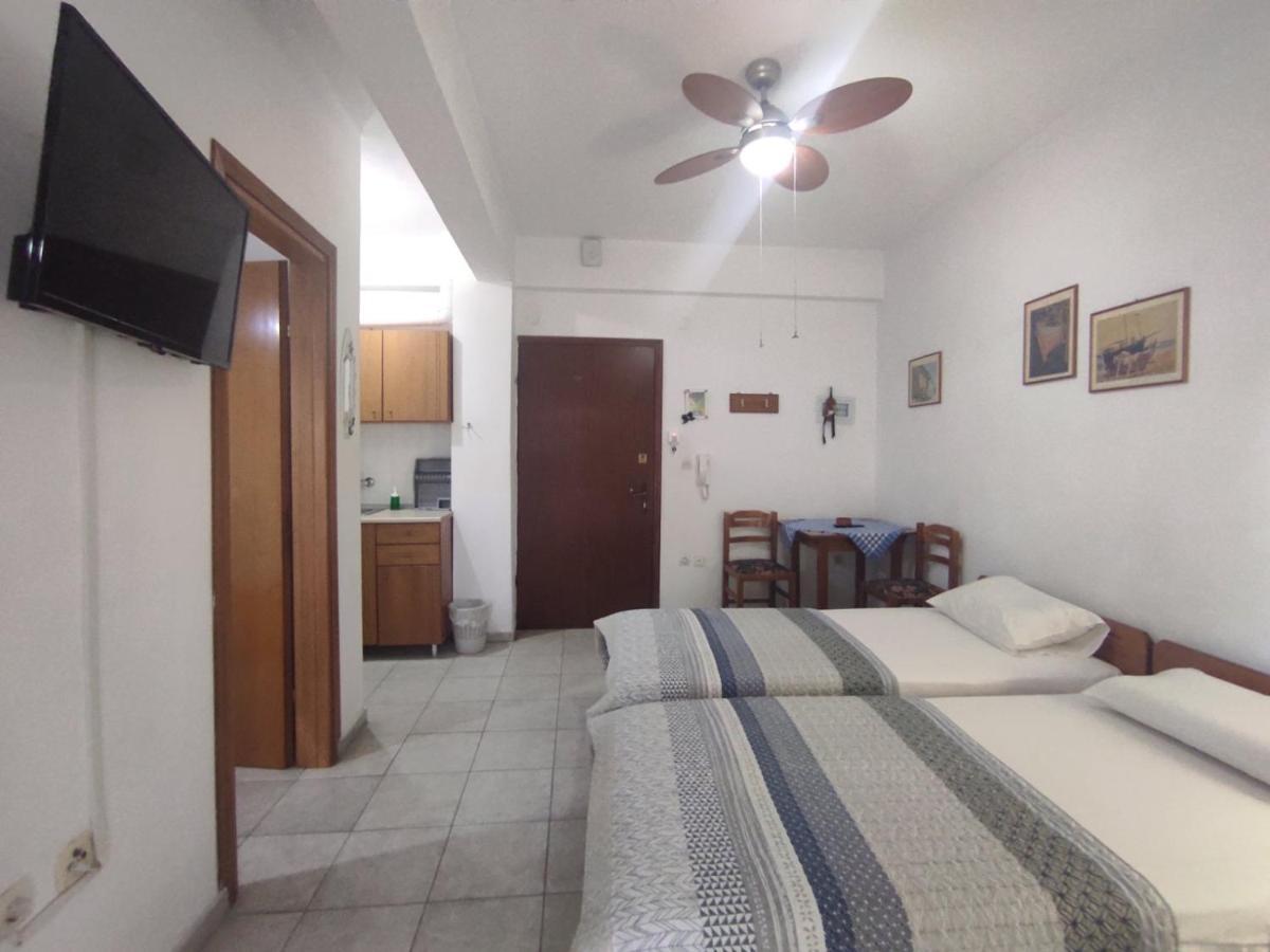 Peristerianos Apartments Nea Skioni Buitenkant foto