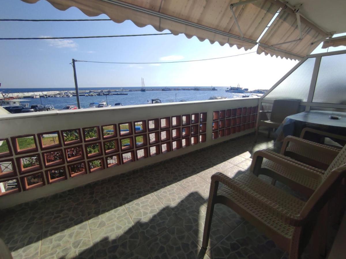 Peristerianos Apartments Nea Skioni Buitenkant foto