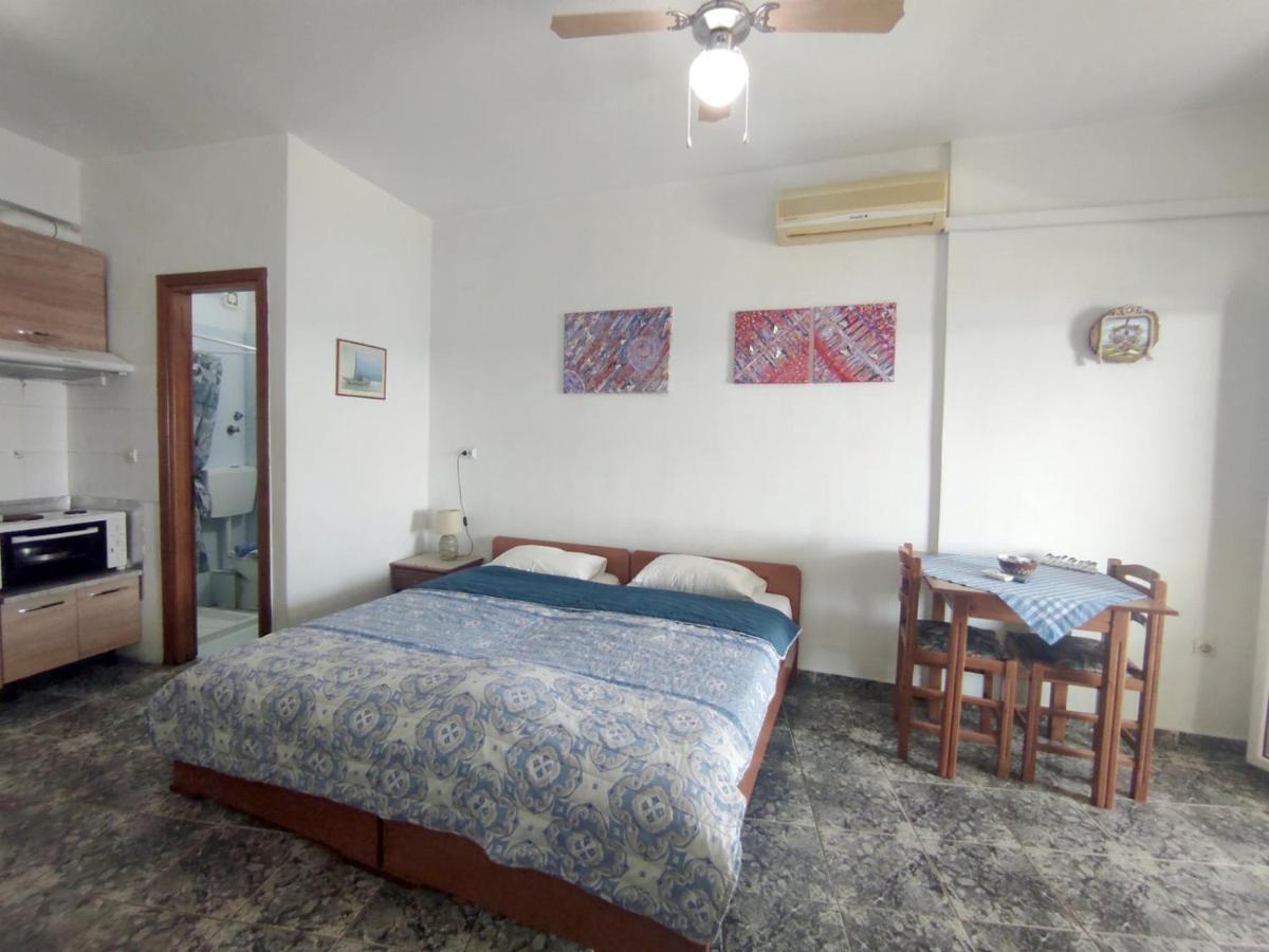 Peristerianos Apartments Nea Skioni Buitenkant foto