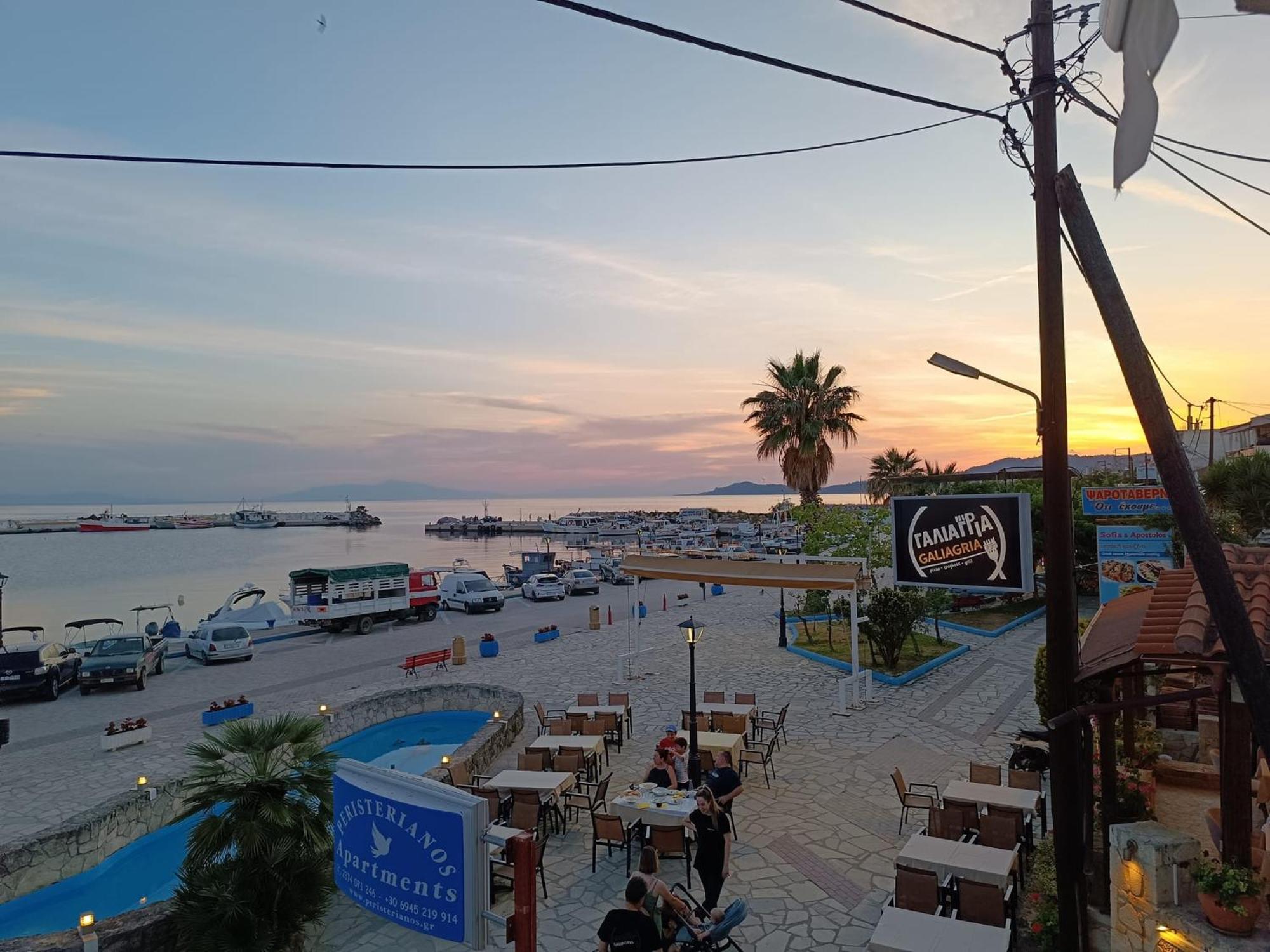 Peristerianos Apartments Nea Skioni Buitenkant foto
