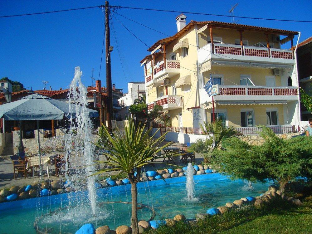 Peristerianos Apartments Nea Skioni Buitenkant foto