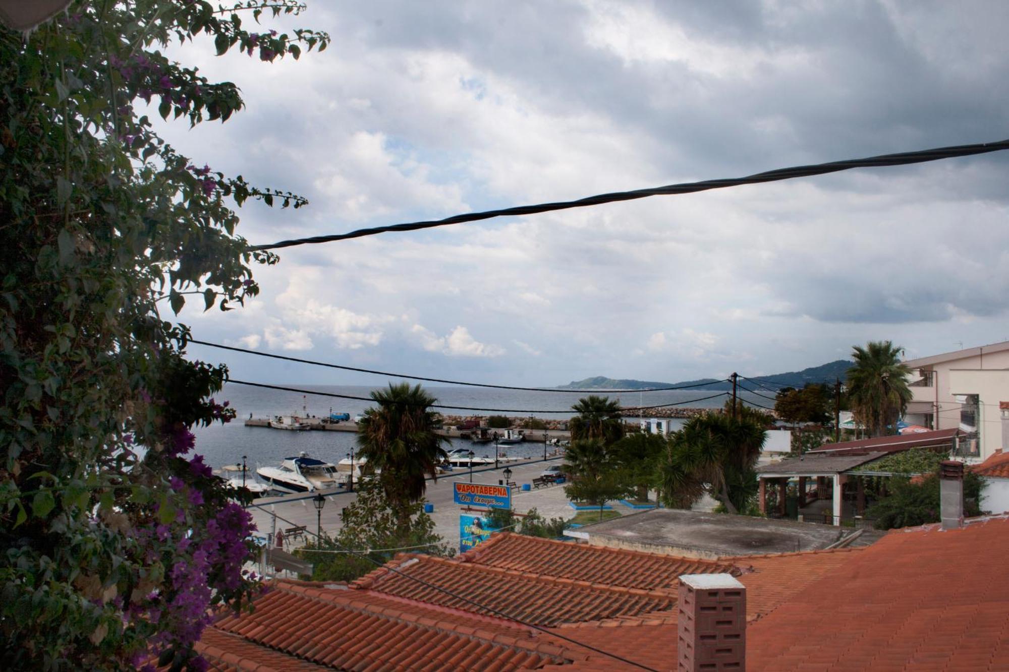Peristerianos Apartments Nea Skioni Buitenkant foto