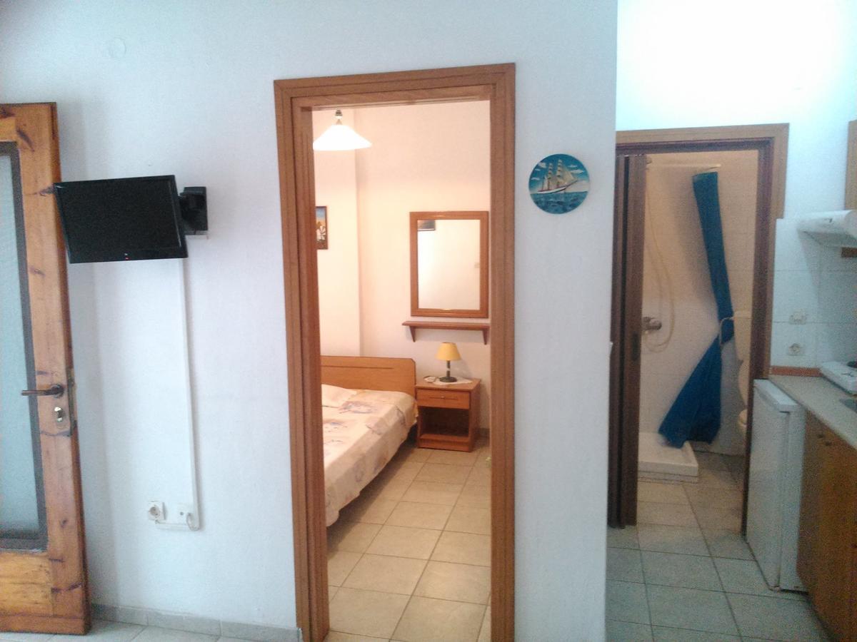 Peristerianos Apartments Nea Skioni Buitenkant foto