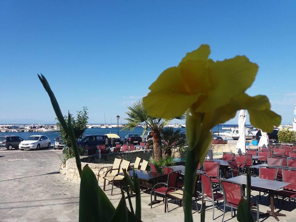 Peristerianos Apartments Nea Skioni Buitenkant foto
