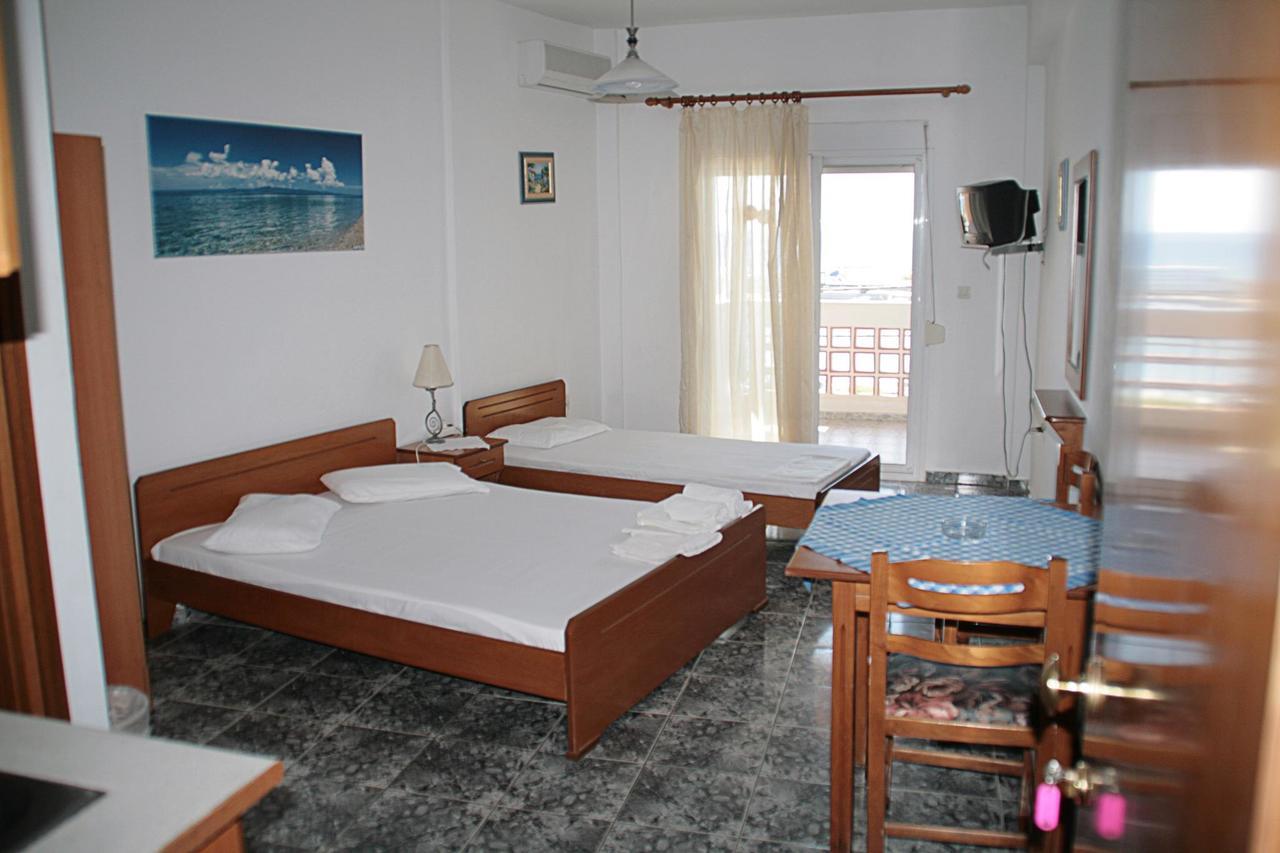 Peristerianos Apartments Nea Skioni Buitenkant foto