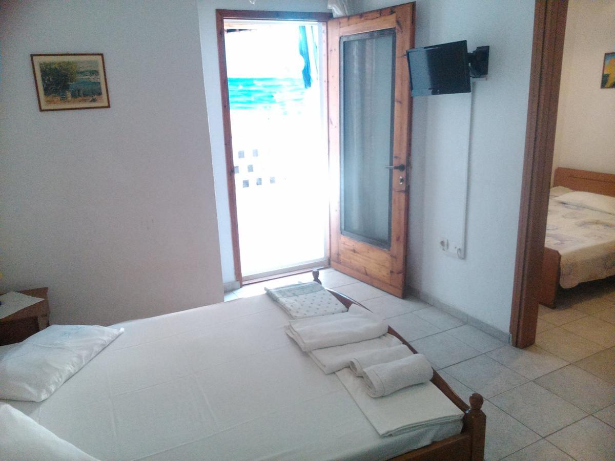 Peristerianos Apartments Nea Skioni Buitenkant foto