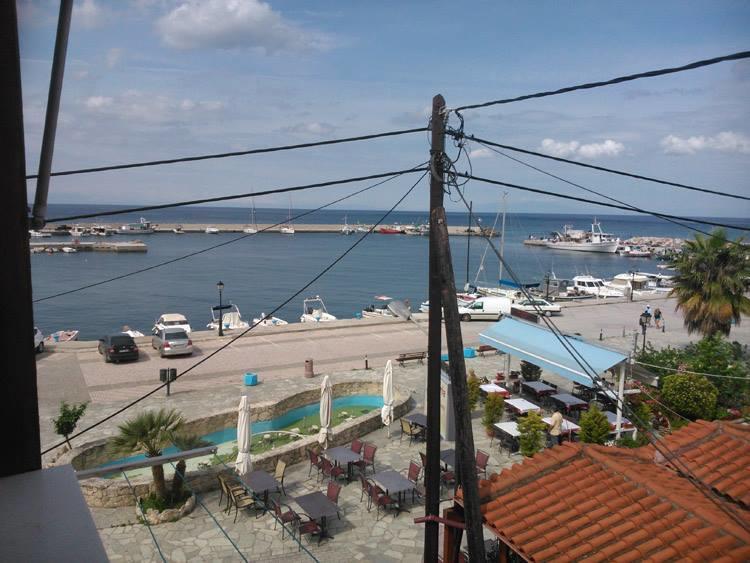 Peristerianos Apartments Nea Skioni Buitenkant foto
