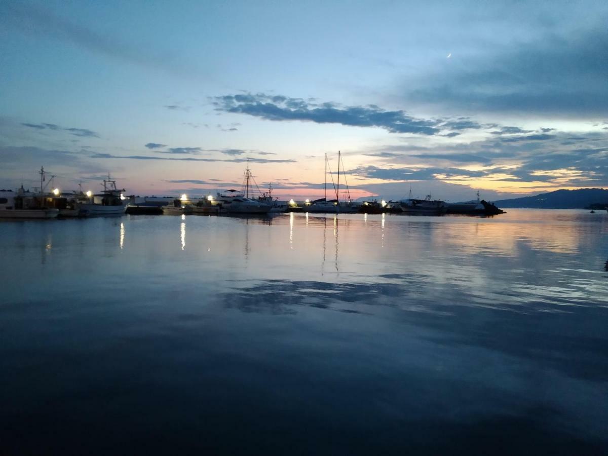 Peristerianos Apartments Nea Skioni Buitenkant foto