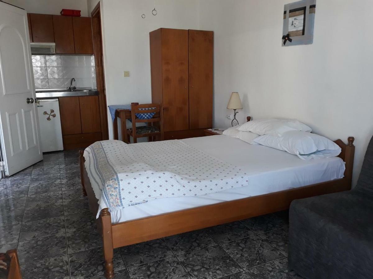 Peristerianos Apartments Nea Skioni Buitenkant foto
