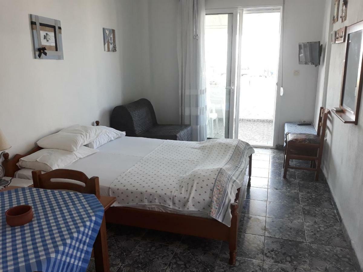 Peristerianos Apartments Nea Skioni Buitenkant foto
